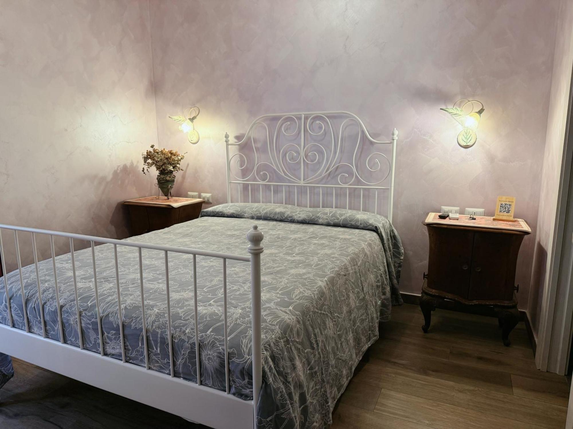 Iris Guest House Рим Экстерьер фото